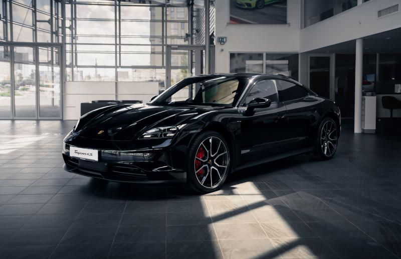 Location voiture luxe, transformez vos &eacute;v&eacute;nements sp&eacute;ciaux